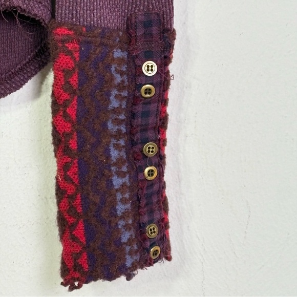 FREE PEOPLE Art School embroidered thermal waffle top v-neck S - Picture 6 of 13